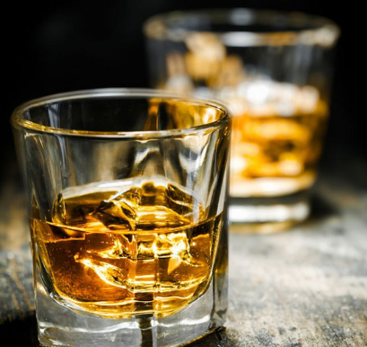抖音小店賣進口威士忌怎么報白？進口酒類定向邀約方法技巧