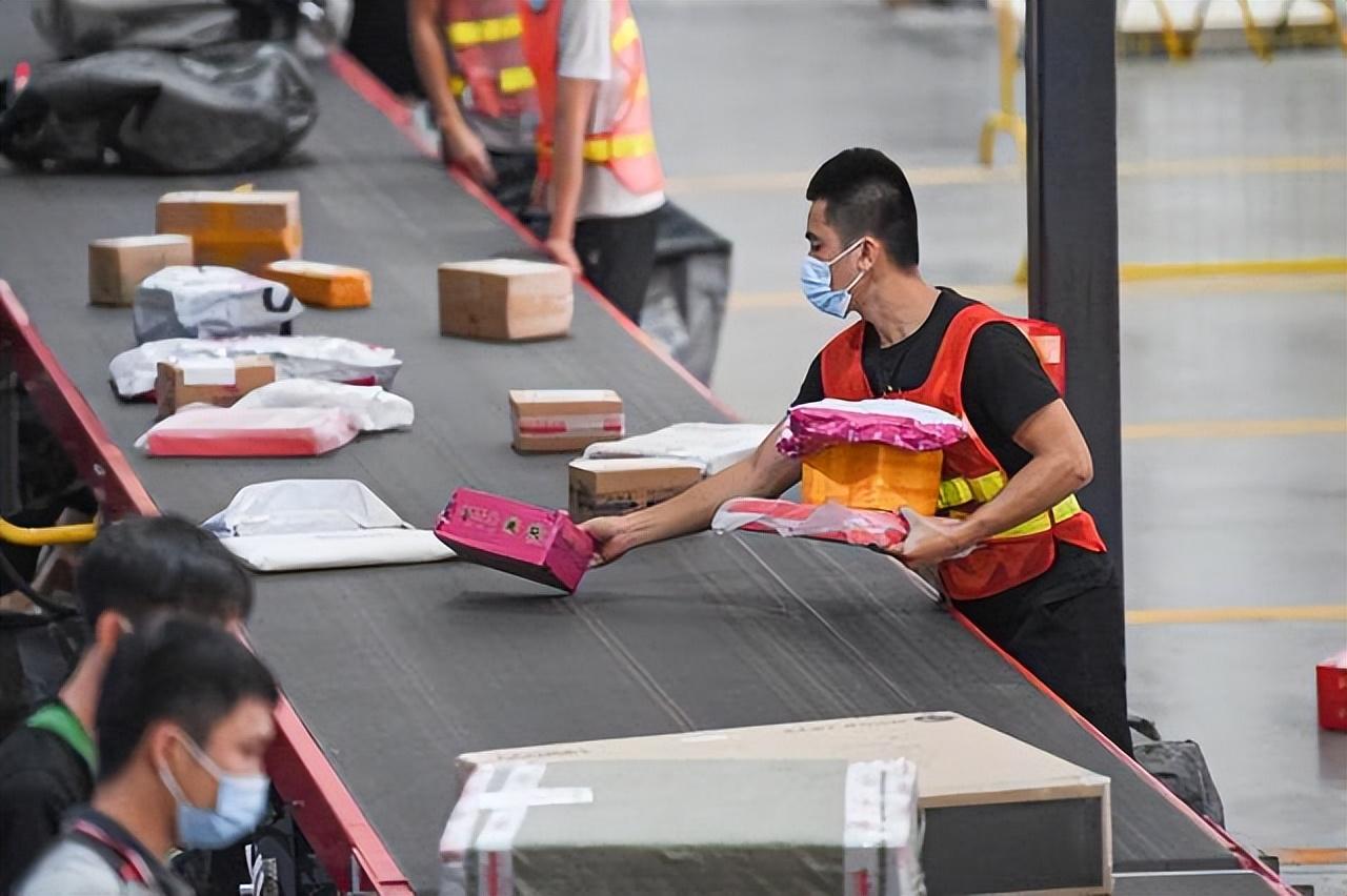 順豐快遞費用多少錢一公斤？關于排名靠前的順豐的寄快遞收費標準