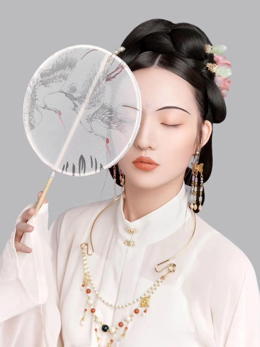 平面模特是做什么的？分析平面模特和電商模特的區(qū)別及優(yōu)勢(shì)對(duì)比