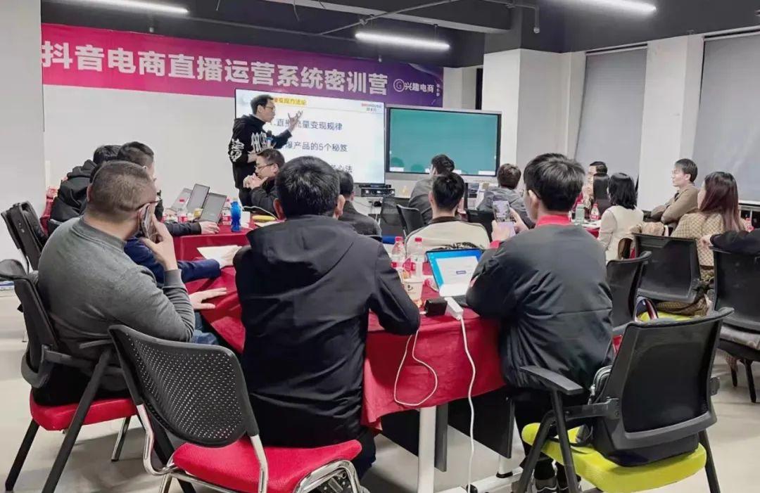 網店培訓是真的嗎？業內人士揭秘直播電商培訓5大亂象和套路
