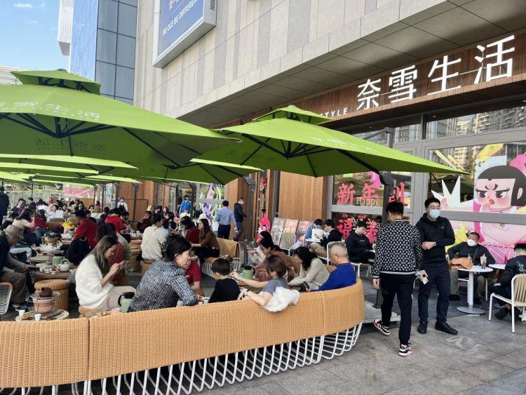 春節(jié)假期新茶飲消費(fèi)火爆！奈雪的茶春節(jié)期間全國(guó)銷量增長(zhǎng)120%