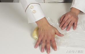 草莓派的做法大全（教你簡單易學(xué)不用蛋撻皮的草莓派新做法）