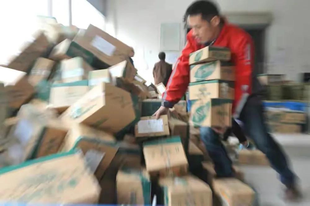 物流上門取件怎么收費？寄大件用物流便宜還是快遞便宜？
