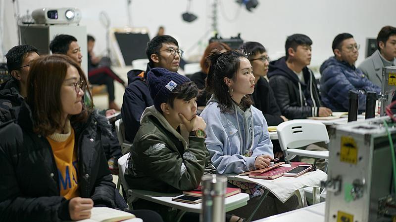 特效師一個月收入多少？短視頻特效師的真實收入是多少？