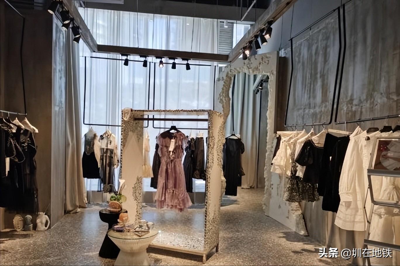 深圳服裝批發(fā)市場在哪里進(jìn)貨？深圳最大的服裝批發(fā)市場在哪？