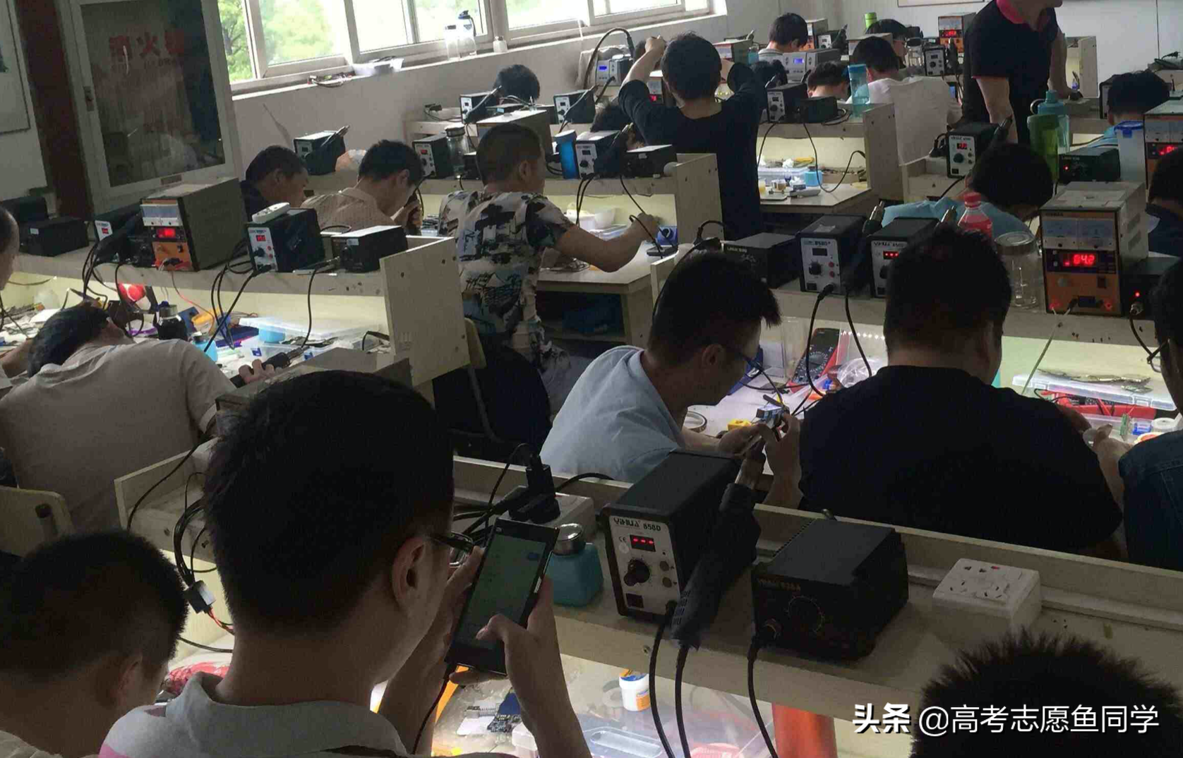 想學一門手藝不知道學什么？年輕人現在學什么手藝最吃香？
