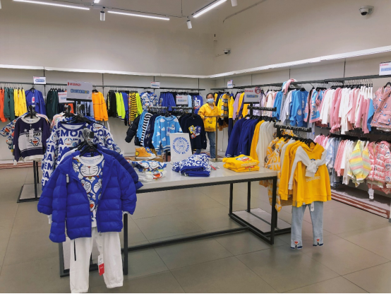 唯品會服裝質量怎么樣照？唯品會上的衣服質量和實體店一樣嗎？