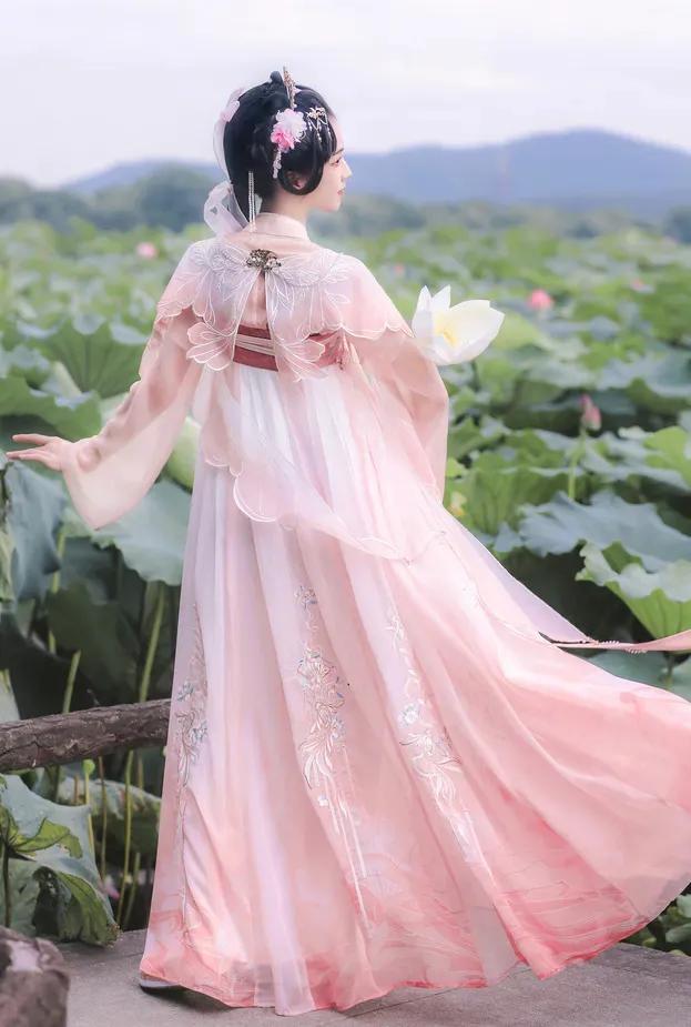 漢尚華蓮漢服官網（漢尚華蓮旗下品牌有哪些）