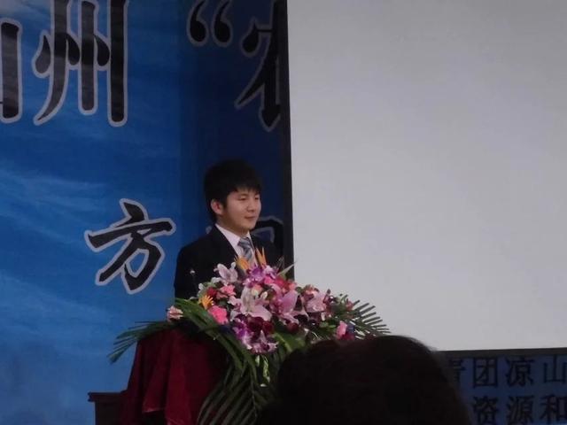 個(gè)人簡歷創(chuàng)業(yè)經(jīng)歷怎么寫？大學(xué)生創(chuàng)新創(chuàng)業(yè)個(gè)人簡歷模板大全