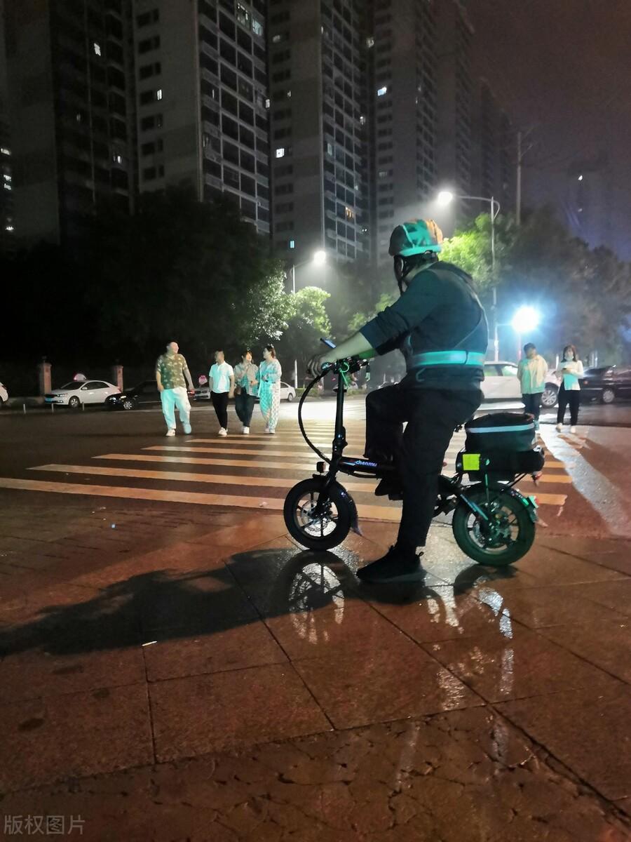 代駕價格表收費標準（2023最新代駕司機收費標準表一覽）