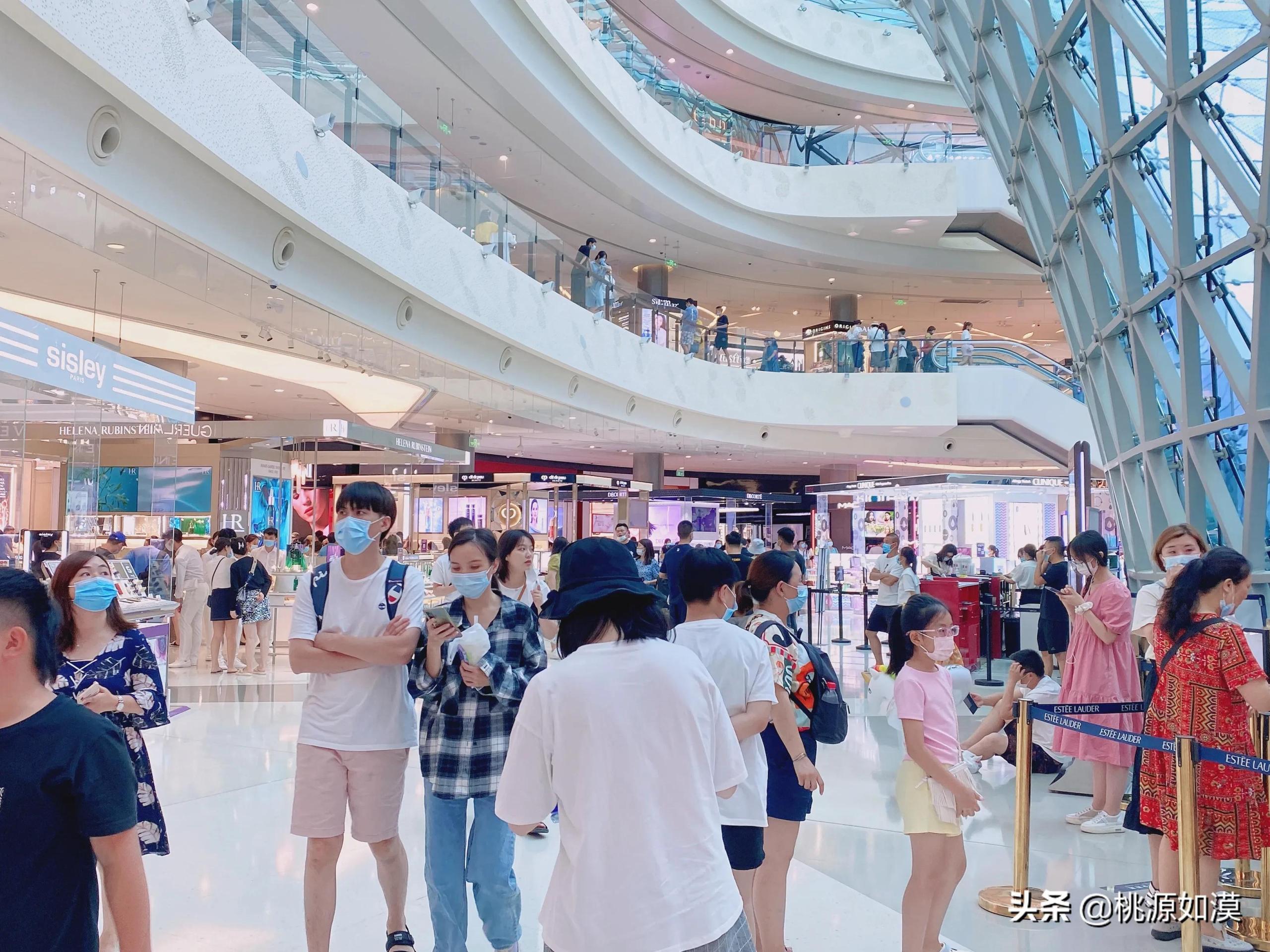 奢侈品免稅店和專柜的區(qū)別？免稅店買包能便宜多少